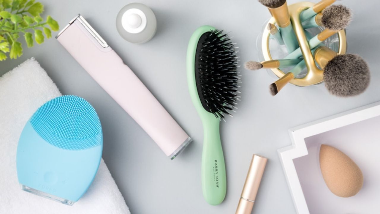 How To Keep Beauty Tools Clean And Safe: A Simple Routine For Daily Hygiene